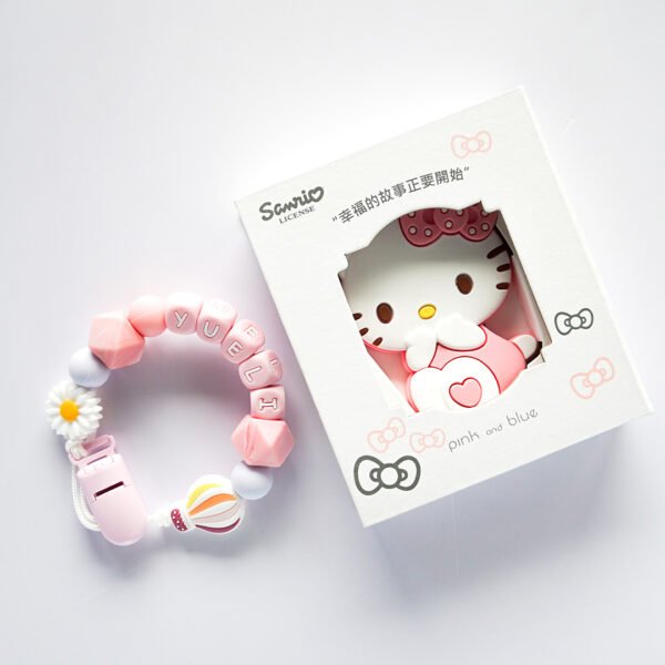 Hello Kitty 固齒器奶嘴鏈套組－YUEli 雛菊 熱氣球 盒，客製名字示意