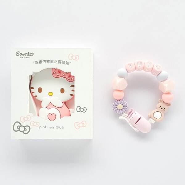 Hello Kitty 固齒器奶嘴鏈套組－YUYU 雛菊 兔子 盒，客製名字示意