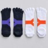 toe-grip-socks-05-scene 五指防滑運動襪|分趾止滑矽膠 透氣機能襪 登山健身 - pink and blue