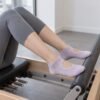 yoga-grip-socks-6-pack-04-scene 瑜珈防滑襪 6雙入|止滑隱形襪 皮拉提斯健身減震透氣 - pink and blue