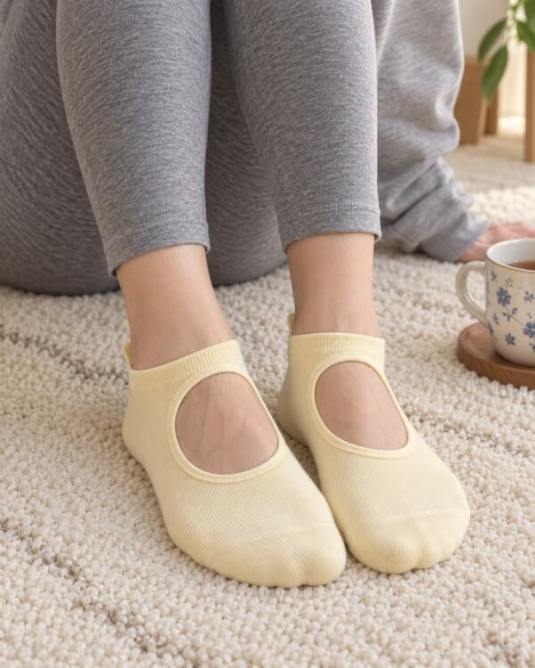 yoga-grip-socks-6-pack-06-scene 瑜珈防滑襪 6雙入|止滑隱形襪 皮拉提斯健身減震透氣 - pink and blue